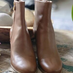 New Michael Kors Tan Ankle Booties